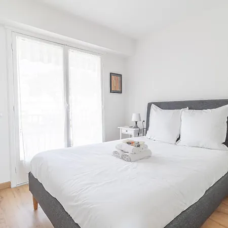 Stunning Beachfront With Parking Casa de Férias *