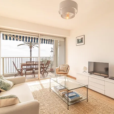 Stunning Beachfront With Parking * Roquebrune-Cap-Martin