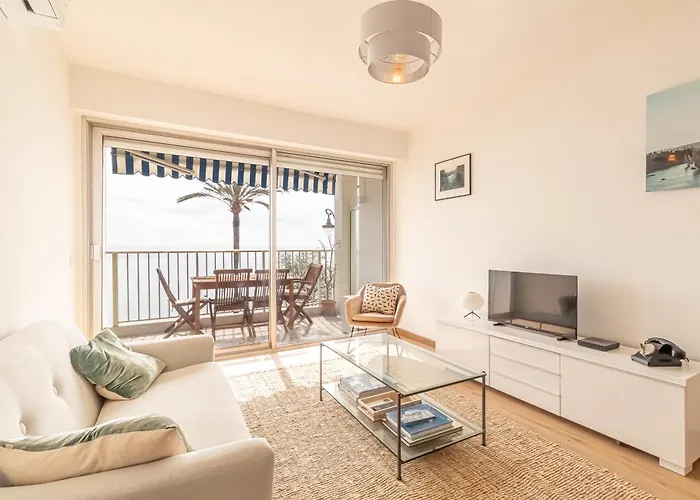 Stunning Beachfront With Parking * Roquebrune-Cap-Martin