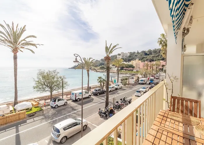 Dom wakacyjny Stunning Beachfront With Parking *